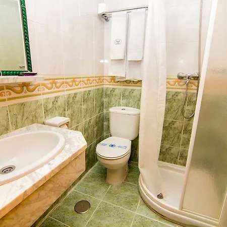 Corchos Pensión Fuengirola