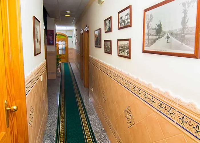 게스트하우스 Corchos 2*